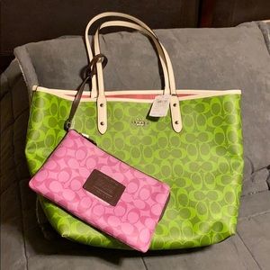 Brand new with tags Coach reversible tote 91380